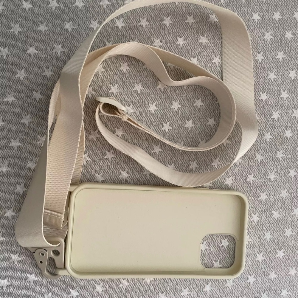 NWOT Crossbody Necklace Strap Silicone Phone Case